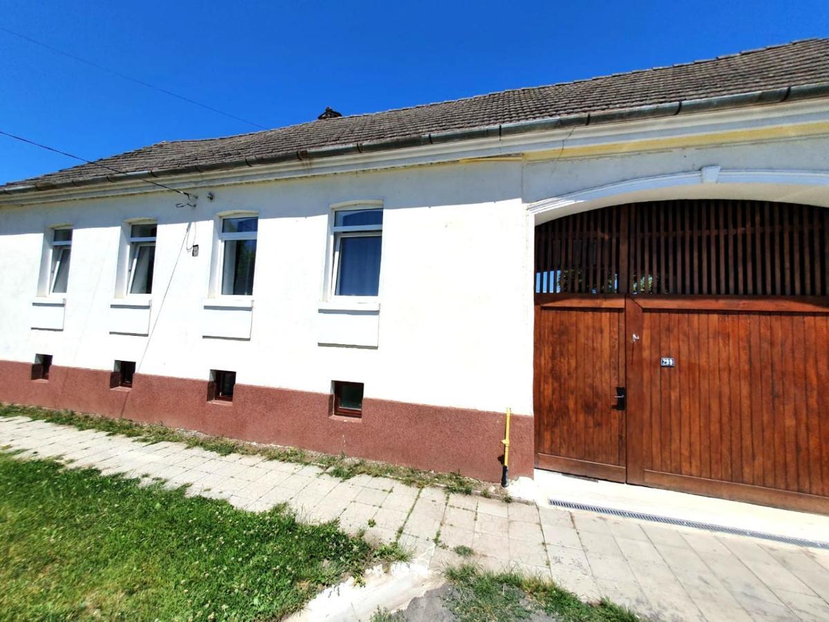 Willa Casa Din Coltul Cetatii Hărman Zewnętrze zdjęcie